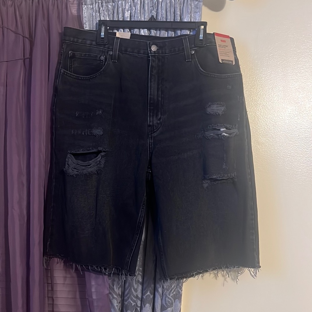 Men’s Black Levi jean shorts
